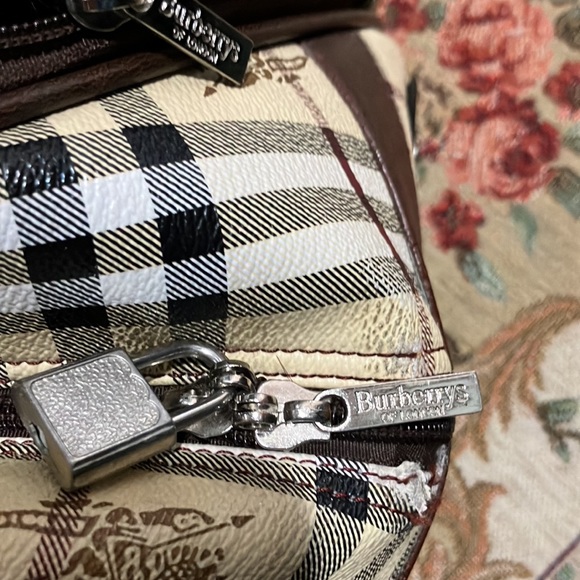 RARE Burberry Haymarket Rolling Luggage Travel Bag Weekender - Picture 14 of 15